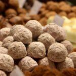 Desserts festifs au cacao : des idées délicieuses pour les amateurs de chocolat découvrez l'univers délicieux du chocolat : une symphonie de saveurs, de textures et d'histoires. explorez les variétés, les recettes et les bienfaits du chocolat, tout en éveillant vos sens à chaque bouchée.