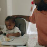 Suggestions pour célébrer l’arrivée de bébé avec papa célébrez l'arrivée d'un nouveau-né avec notre guide complet sur les fêtes pour bébés. idées de décorations, thèmes de célébration, jeux et conseils pour créer un moment inoubliable en l'honneur de votre petit trésor.