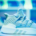 Choisir les bonnes chaussures selon chaque sport, conseils pratiques découvrez notre sélection de chaussures tendance et confortables pour tous les styles. que vous recherchiez des sneakers, des sandales ou des bottes, trouvez la paire parfaite qui complétera votre garde-robe.