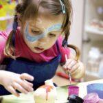 Dix maquillages faciles pour Mardi gras, pour s’amuser avec les enfants découvrez l'art du maquillage facial avec notre guide sur le face paint. que ce soit pour une fête, un carnaval ou un événement spécial, apprenez des techniques simples pour créer des designs éclatants et originaux qui émerveilleront petits et grands.