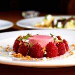 Gelée de coing, la douceur automnale à tartiner découvrez la délicieuse confiture de coings, une spécialité fruitée et savoureuse à base de coings mûrs. parfaite pour accompagner vos toast, desserts ou en garniture dans vos plats. apprenez à la préparer facilement et savourez son goût unique!