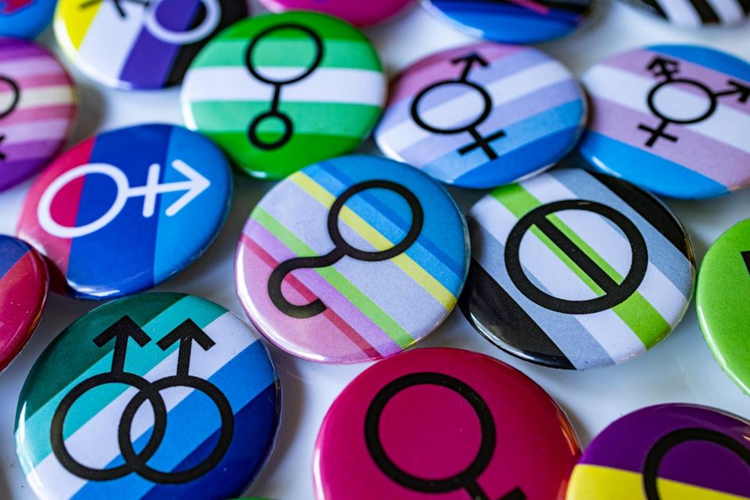 découvrez des prénoms unisexes tendance et originaux qui transcendent les stéréotypes de genre. trouvez le nom parfait qui convient à tous et célèbre la diversité et l'égalité, tout en s'inspirant des tendances modernes.