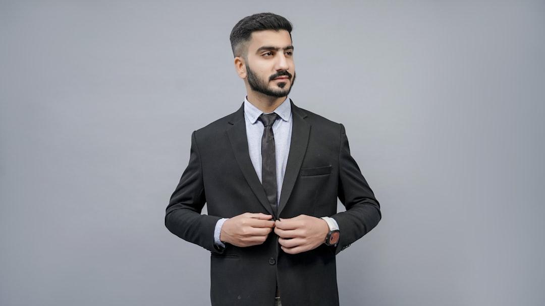 découvrez une sélection de prénoms masculins uniques et originaux qui se démarquent par leur rareté et leur charme. trouvez l'inspiration pour un prénom qui reflète votre style et vos valeurs.
