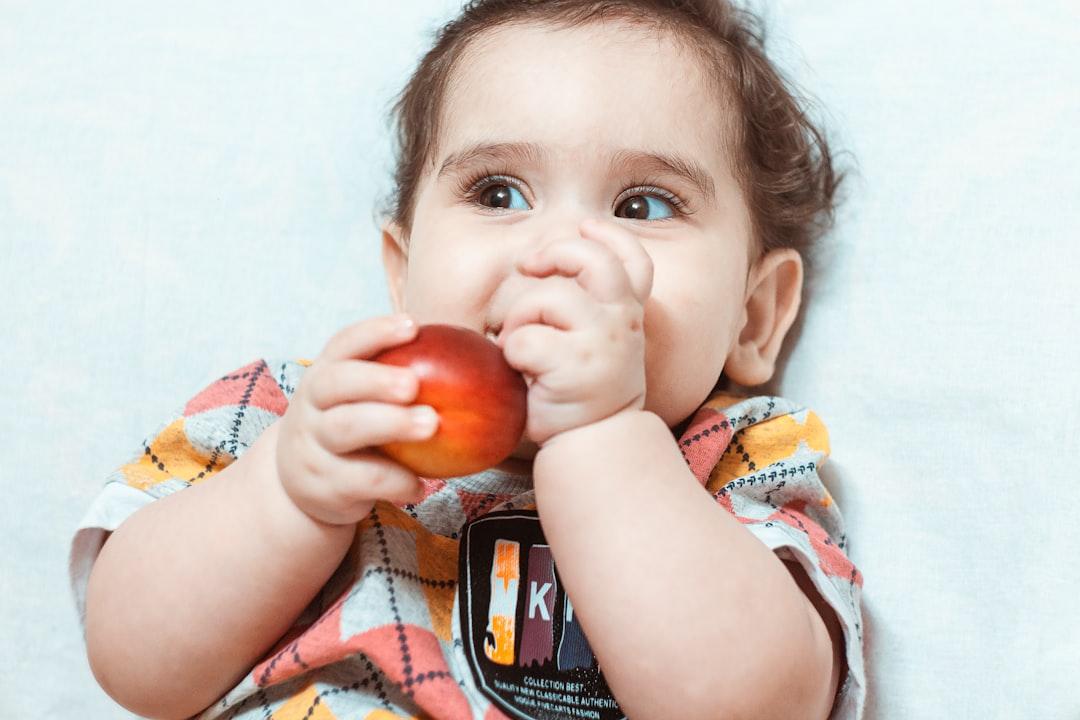 découvrez les meilleures pratiques en matière de nutrition infantile pour assurer un développement sain de votre bébé. guide complet sur les aliments, les besoins nutritionnels et les conseils pour une alimentation équilibrée dès le plus jeune âge.
