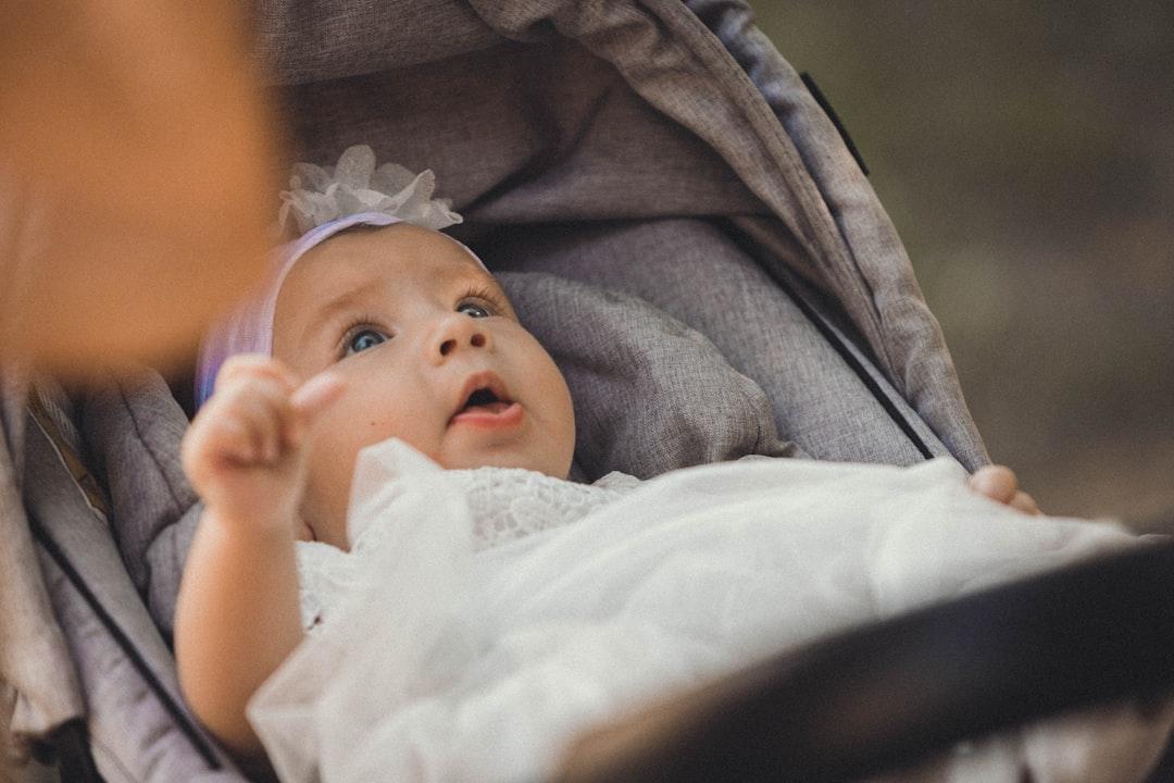 découvrez les indispensables d'une liste de naissance pour accueillir votre bébé dans les meilleures conditions. trouvez tout ce qu'il vous faut, des vêtements aux équipements, pour préparer l'arrivée de votre petit trésor.