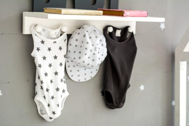 découvrez notre guide complet des essentiels pour votre liste de naissance. trouvez les indispensables à ne pas manquer pour accueillir votre bébé en toute sérénité et préparer votre vie de famille avec style.