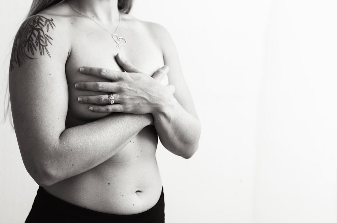 découvrez les causes et les solutions au engorgement mammaire, un phénomène fréquent chez les mamans allaitantes. apprenez à soulager l'inconfort et à mieux gérer cette situation pour garantir une expérience d'allaitement plus sereine.