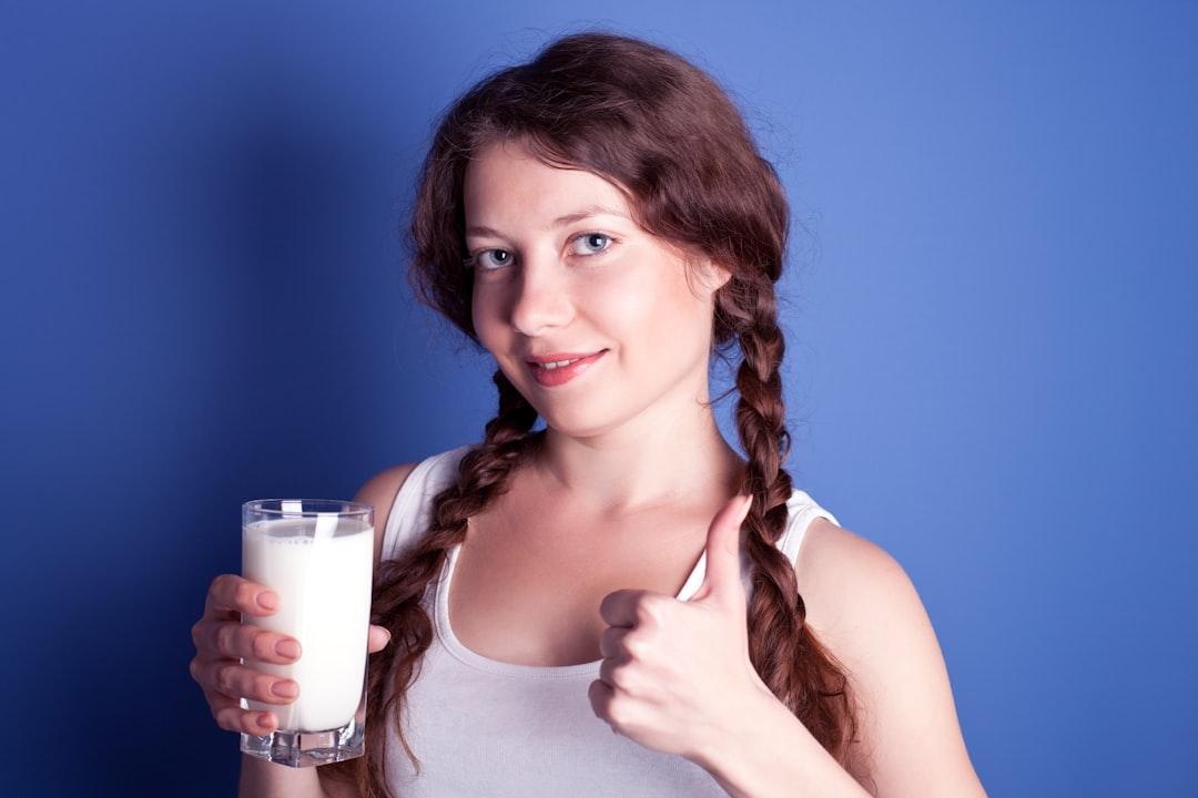découvrez les meilleures pratiques pour la préservation du lait maternel. apprenez comment stocker, congeler et dégeler le lait maternel pour garantir sa qualité et sa sécurité, tout en maximisant les bienfaits pour votre bébé.