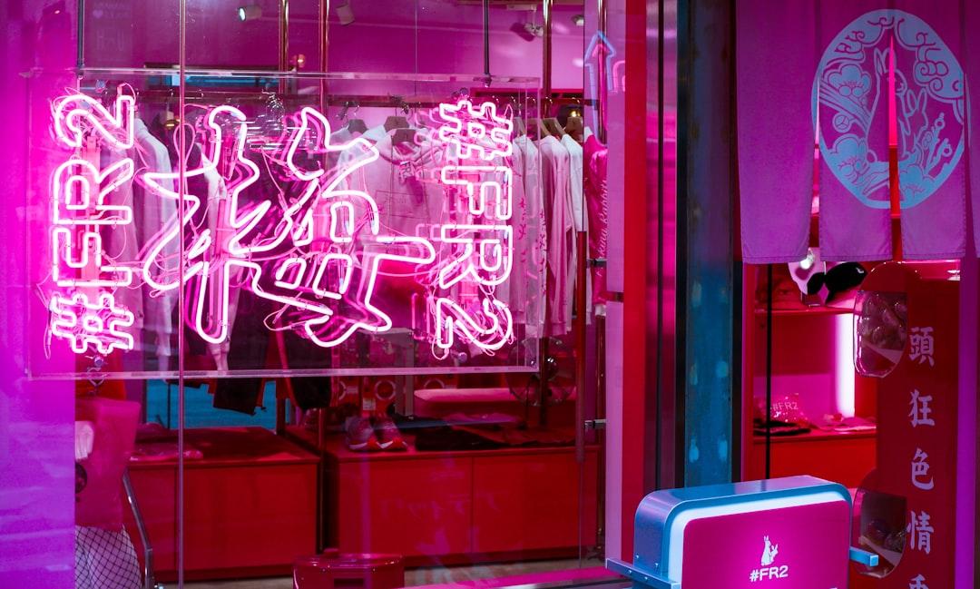 découvrez notre guide complet des prénoms chinois pour filles, avec des significations et des origines, afin de trouver le nom parfait qui reflète la beauté et la culture chinoise.