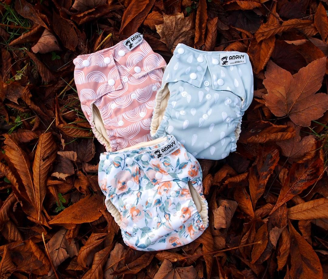 découvrez des conseils pratiques et des astuces pour un changement de couche efficace et agréable. apprenez à gérer ce moment crucial avec votre bébé grâce à nos recommandations.