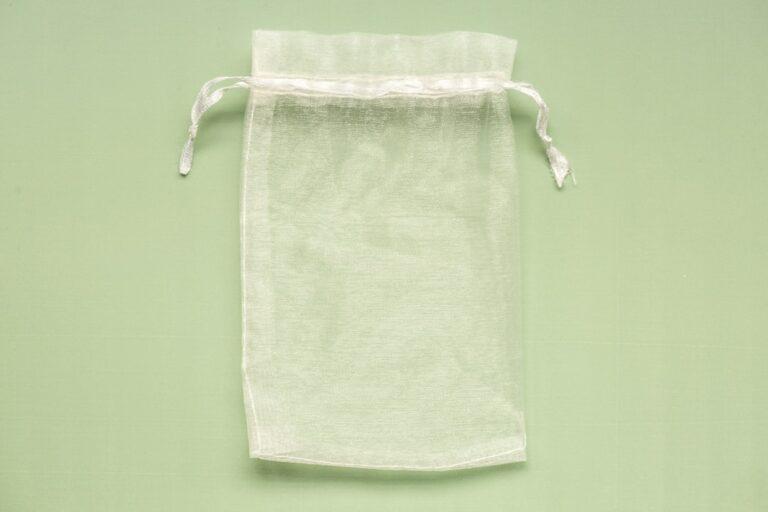 découvrez des conseils pratiques et des astuces efficaces pour un changement de couche rapide et hygiénique. apprenez à gérer la routine de change tout en assurant le confort de votre bébé.