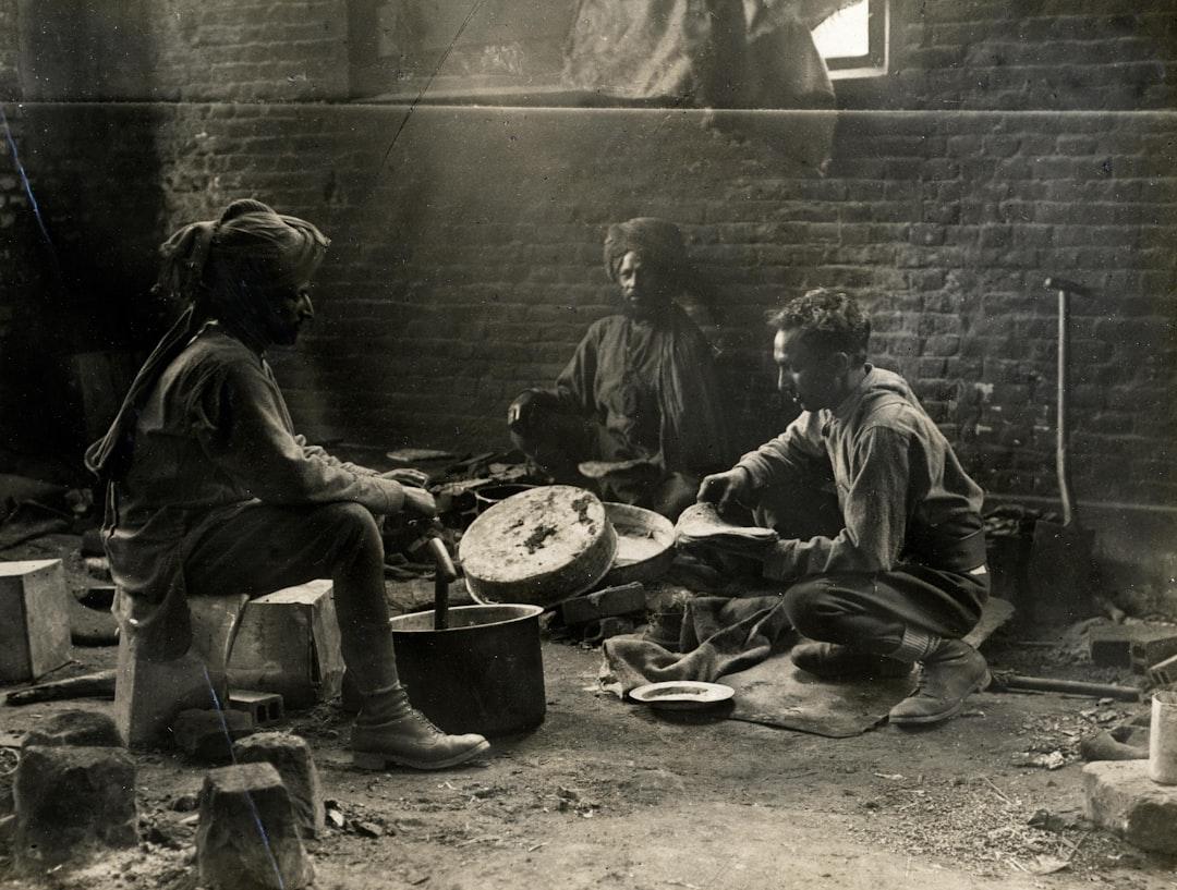 découvrez une vaste collection de noms indiens, accompagnée de leurs significations et origines. que vous recherchiez des prénoms traditionnels ou modernes, explorez notre guide complet pour trouver le nom parfait qui reflète la richesse de la culture indienne.