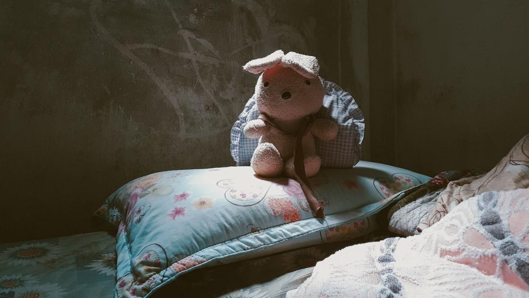 découvrez des berceuses apaisantes pour endormir votre bébé et créer un environnement serein. nos douces mélodies et paroles réconfortantes sont idéales pour les moments de tendresse et de calme. plongez dans l'univers des lullabies et offrez à votre enfant des nuits paisibles.