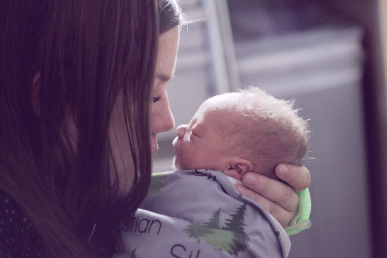 découvrez tout ce qu'il faut savoir sur le postpartum : conseils pratiques, soutien émotionnel, soins du nouveau-né et rétablissement physique. préparez-vous à vivre cette période unique avec sérénité et confiance.