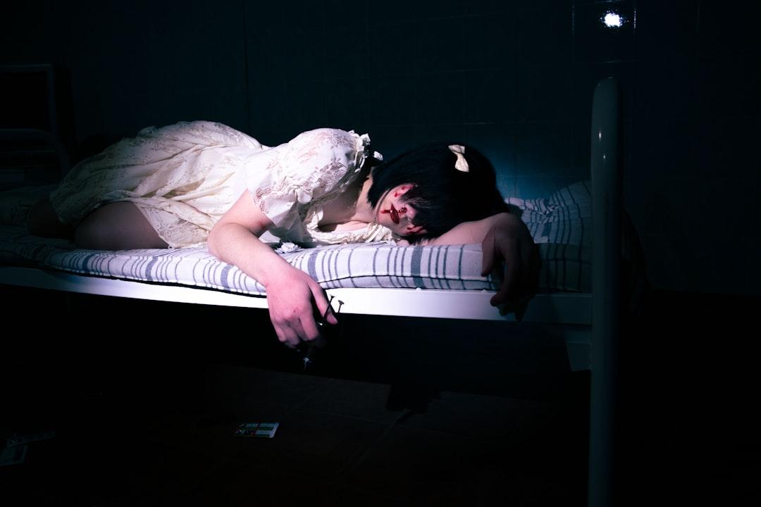 découvrez tout ce qu'il faut savoir sur la régression du sommeil chez les bébés. apprenez à reconnaître les signes, les causes et les solutions pour aider votre enfant à retrouver un sommeil paisible.