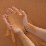 découvrez tout ce qu'il faut savoir sur les vergetures : causes, prévention et traitements efficaces. apprenez à prendre soin de votre peau pour réduire l'apparence des vergetures et garder une peau en bonne santé.