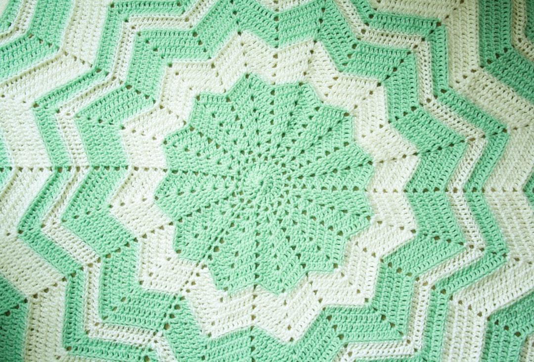 découvrez les bienfaits du swaddling pour le sommeil de votre bébé. apprenez comment envelopper votre nouveau-né en toute sécurité pour favoriser un repos apaisant et réduire les pleurs. améliorez le confort de votre enfant avec des techniques de swaddling adaptées et des conseils d'experts.