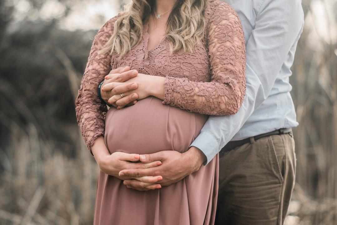 découvrez tout ce qu'il faut savoir sur la grossesse gémellaire, y compris les conseils pratiques, les étapes de développement des jumeaux, et les impacts sur la santé de la mère et des bébés. préparez-vous à vivre une expérience unique avec des jumelles ou des jumeaux !