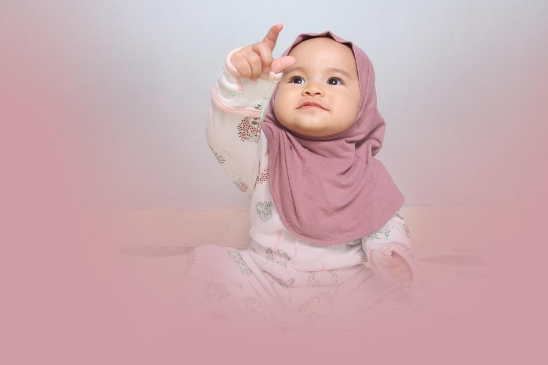 découvrez le baby sign language : une méthode ludique et efficace pour communiquer avec votre bébé avant qu'il ne parle. apprenez les signes essentiels pour faciliter l'échange au quotidien.