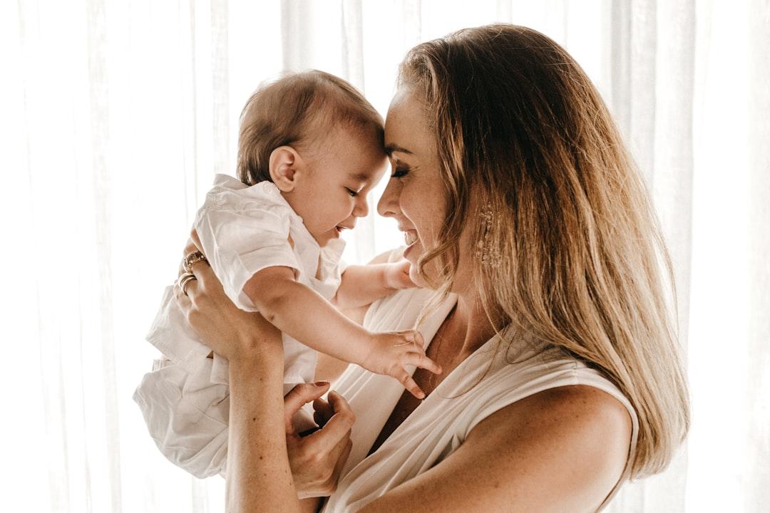 découvrez des conseils pratiques pour allaiter votre bébé en toute sérénité. apprenez les meilleures techniques, astuces pour surmonter les défis de l'allaitement et assurer une expérience positive pour vous et votre enfant.