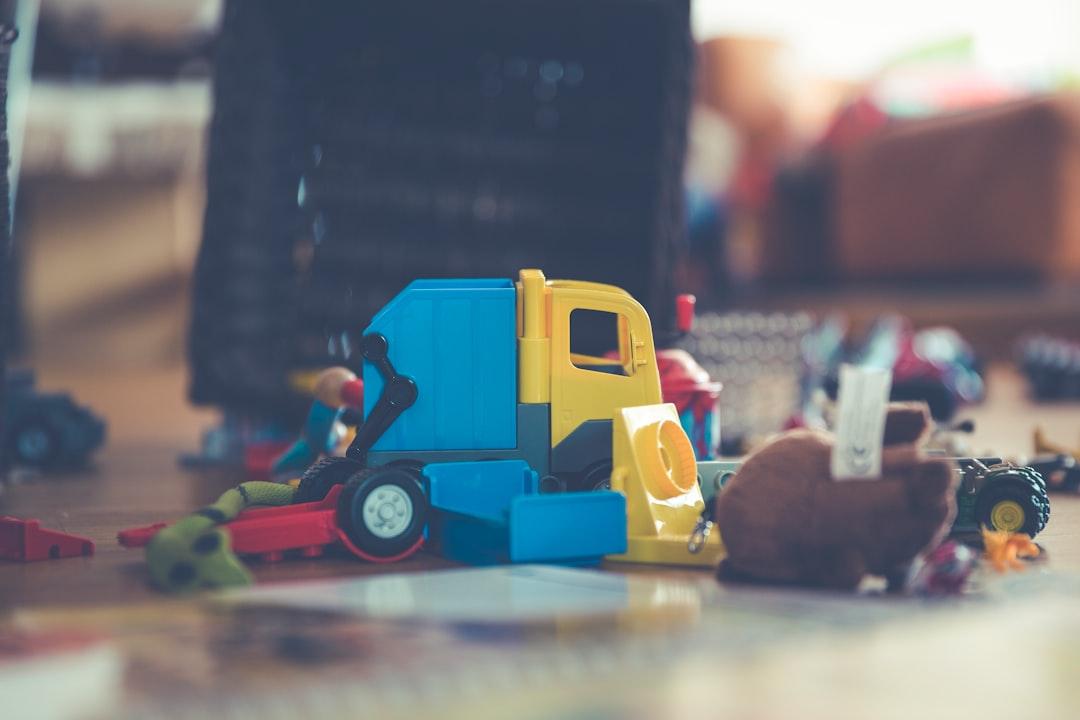 découvrez l'importance des compétences motrices fines chez les enfants et les adultes, ainsi que des conseils et exercices pratiques pour améliorer la coordination et la dextérité des mains au quotidien.