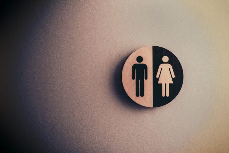 découvrez les causes, les symptômes et les traitements de la fréquence urinaire excessive. apprenez à gérer cette condition et à améliorer votre qualité de vie.