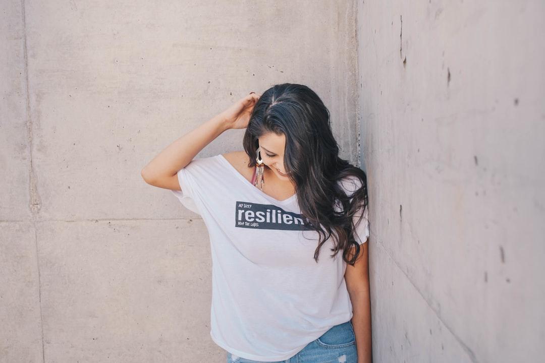 découvrez une liste inspirante de prénoms de filles pour vous aider à choisir le nom parfait. explorez des idées uniques, classiques ou tendance adaptées à tous les goûts !