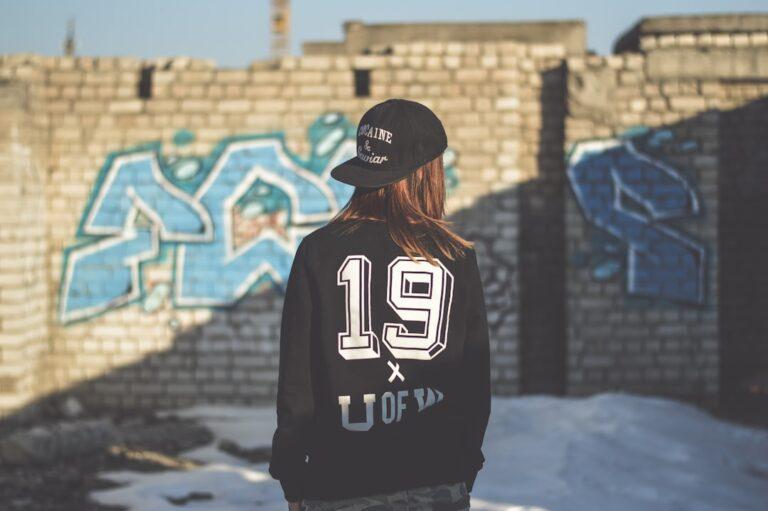 découvrez une sélection de prénoms féminins tendance et originaux pour vous inspirer dans le choix du prénom parfait pour une fille.
