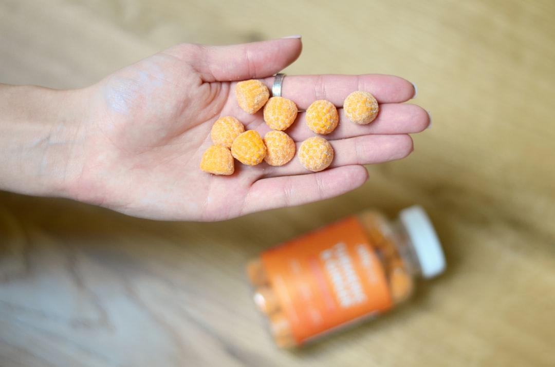 découvrez l'importance des vitamines prénatales pendant la grossesse : conseils pour choisir le bon complément, ses bienfaits pour la santé de la future maman et du bébé, et les nutriments essentiels à ne pas négliger.