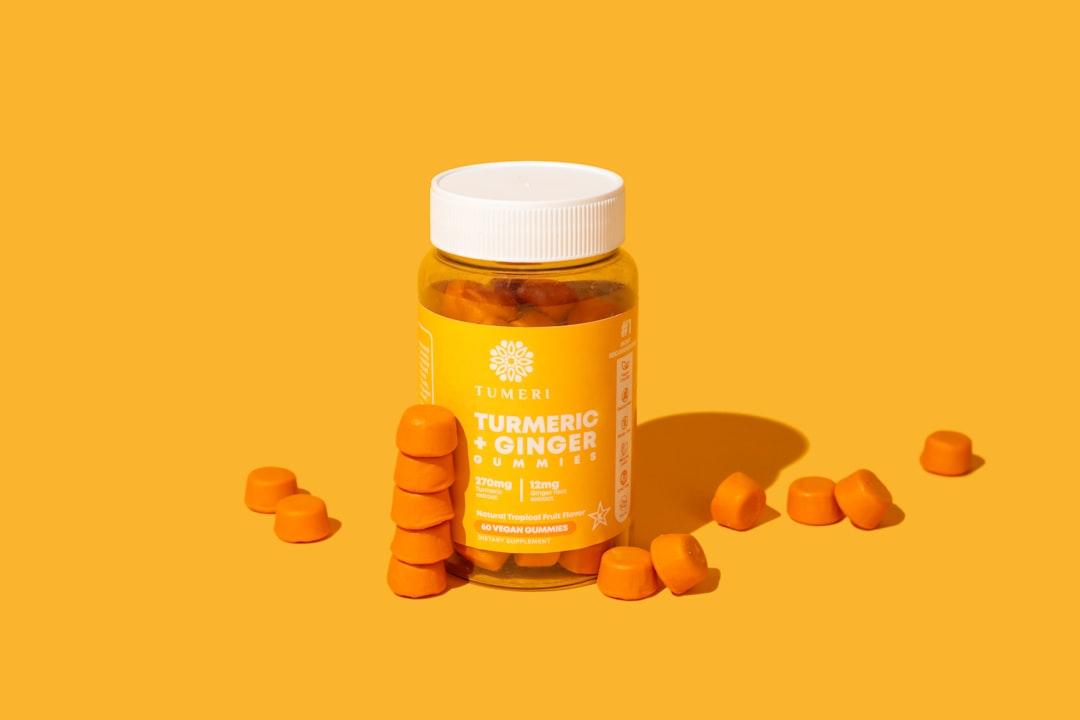 découvrez l'importance des vitamines prénatales pendant la grossesse : bienfaits, conseils de choix et recommandations pour assurer la santé de la future maman et du bébé.
