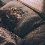 À quel âge un bébé commence-t-il à dormir toute la nuit ? découvrez l'importance du sommeil pour votre santé mentale et physique. apprenez des conseils pratiques pour améliorer la qualité de votre sommeil et retrouver un équilibre dans votre vie quotidienne.