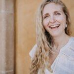 découvrez l'importance du sourire pour créer des liens authentiques et répandre la joie. apprenez comment un simple sourire peut transformer votre journée et celle des autres.