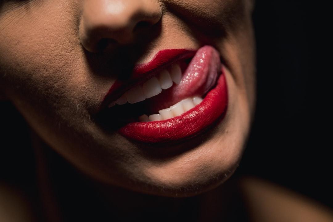 découvrez tout ce qu'il faut savoir sur la dentition des bébés : symptômes, conseils pour soulager l'inconfort et astuces pour accompagner votre enfant pendant cette étape importante de son développement.