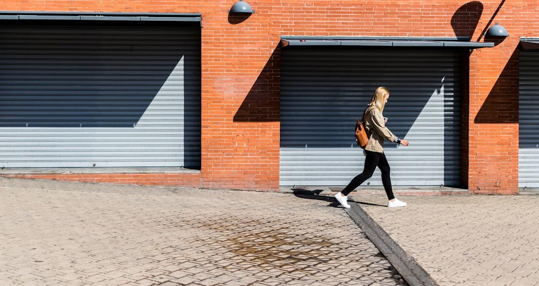 découvrez les bienfaits de la marche à pied : conseils, astuces et bien plus pour intégrer la walking dans votre quotidien et améliorer votre santé.