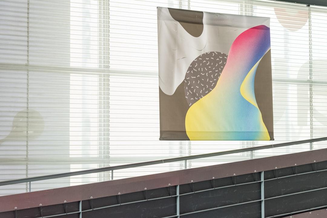 découvrez des idées inspirantes et des conseils pratiques pour la mise en valeur d’œuvres d’art, qu’il s’agisse d’expositions à domicile, en galerie ou en vitrine professionnelle.