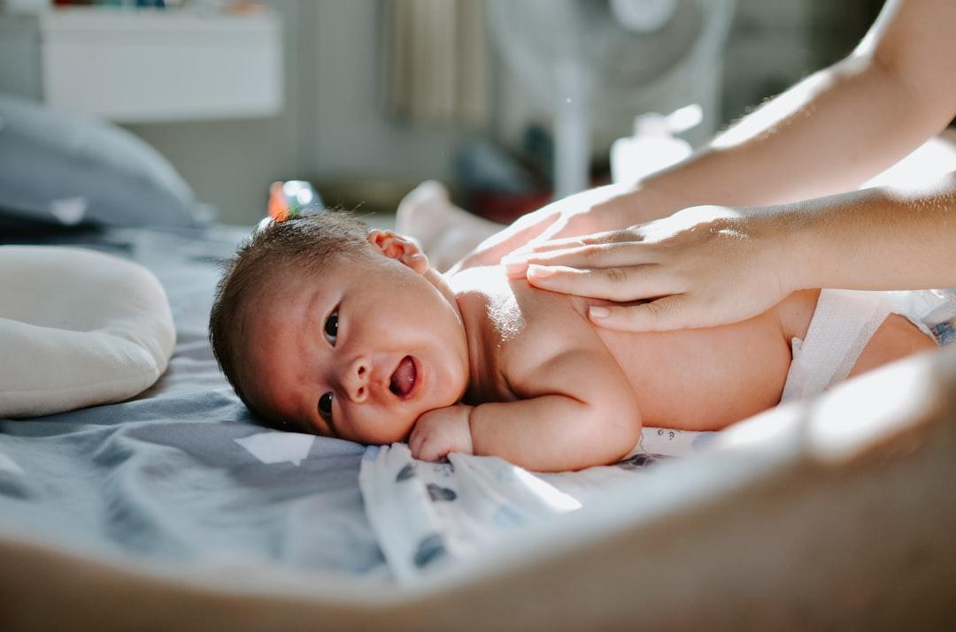 assurez la santé de votre bébé avec un check-up complet : examens médicaux, conseils de pédiatres et suivi personnalisé pour un développement optimal dès la naissance.