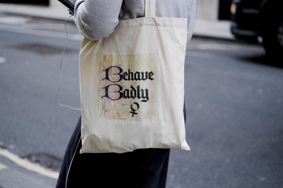 assurez la sécurité de votre bébé à la maison et en déplacement grâce à nos conseils et produits indispensables. protégez votre enfant avec des solutions adaptées et faciles à utiliser.