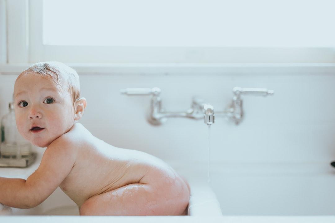 découvrez nos conseils et idées originales pour organiser une baby shower inoubliable : décoration, jeux, cadeaux et astuces pour un moment magique entre proches.