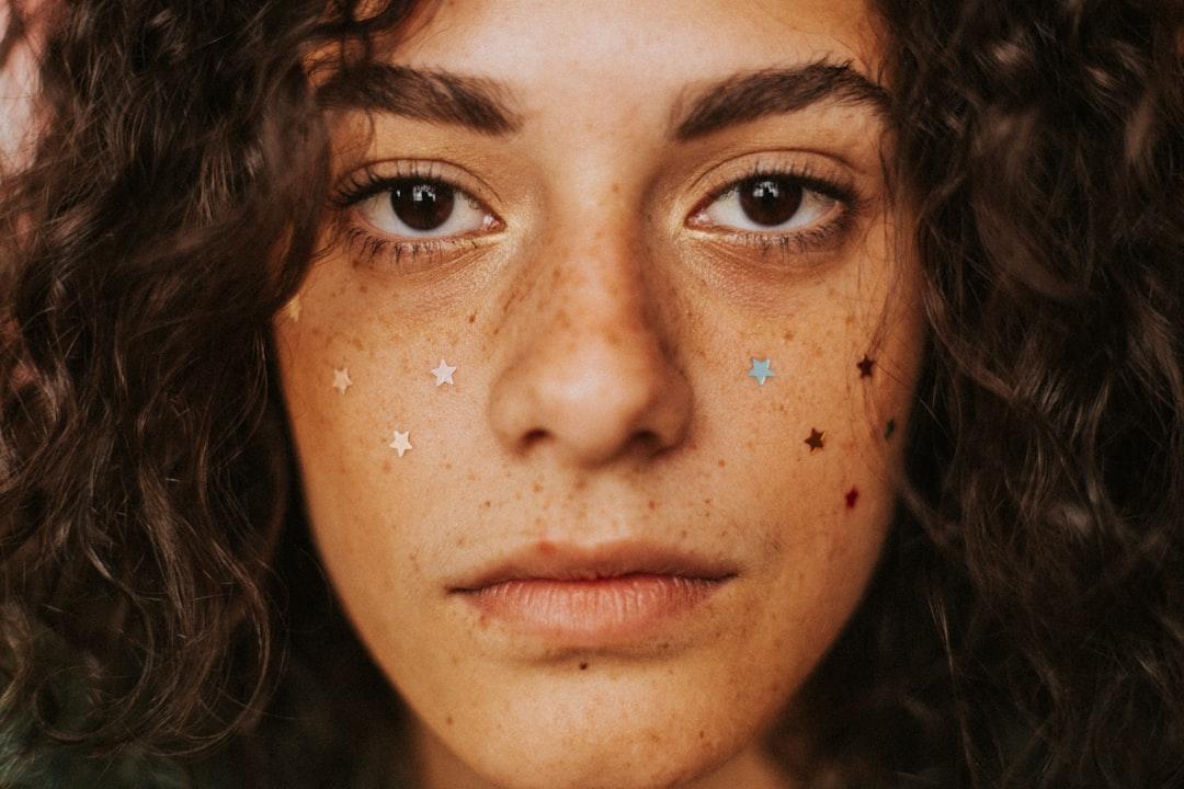 découvrez tout sur l'eczéma : ses causes, ses symptômes caractéristiques, les traitements disponibles et des conseils pratiques pour soulager et prévenir les poussées au quotidien.