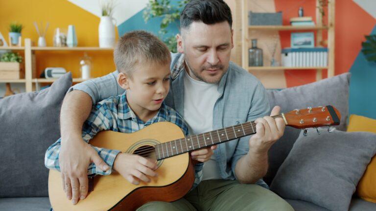 découvrez comment renforcer la relation père-enfant grâce à des conseils pratiques, des activités et des astuces pour favoriser un lien affectif solide et durable au sein de la famille.