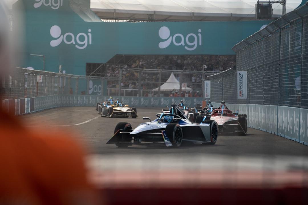 découvrez tout ce qu'il faut savoir sur les formules : définition, exemples, utilisations en mathématiques, en entreprise et dans la vie quotidienne. guide complet et conseils pratiques.