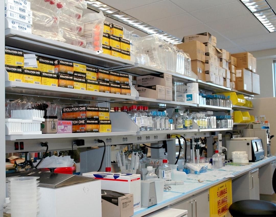 découvrez les avantages et les applications du test génétique : dépistage des maladies, médecine personnalisée, conseils pour interpréter vos résultats en toute confidentialité.