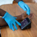 Un point sur votre santé : pourquoi faire une visite médicale à 6 mois ? découvrez l'importance du check-up santé : examens médicaux réguliers, prévention des maladies, conseils pour un suivi personnalisé et maintien d'une bonne santé au quotidien.