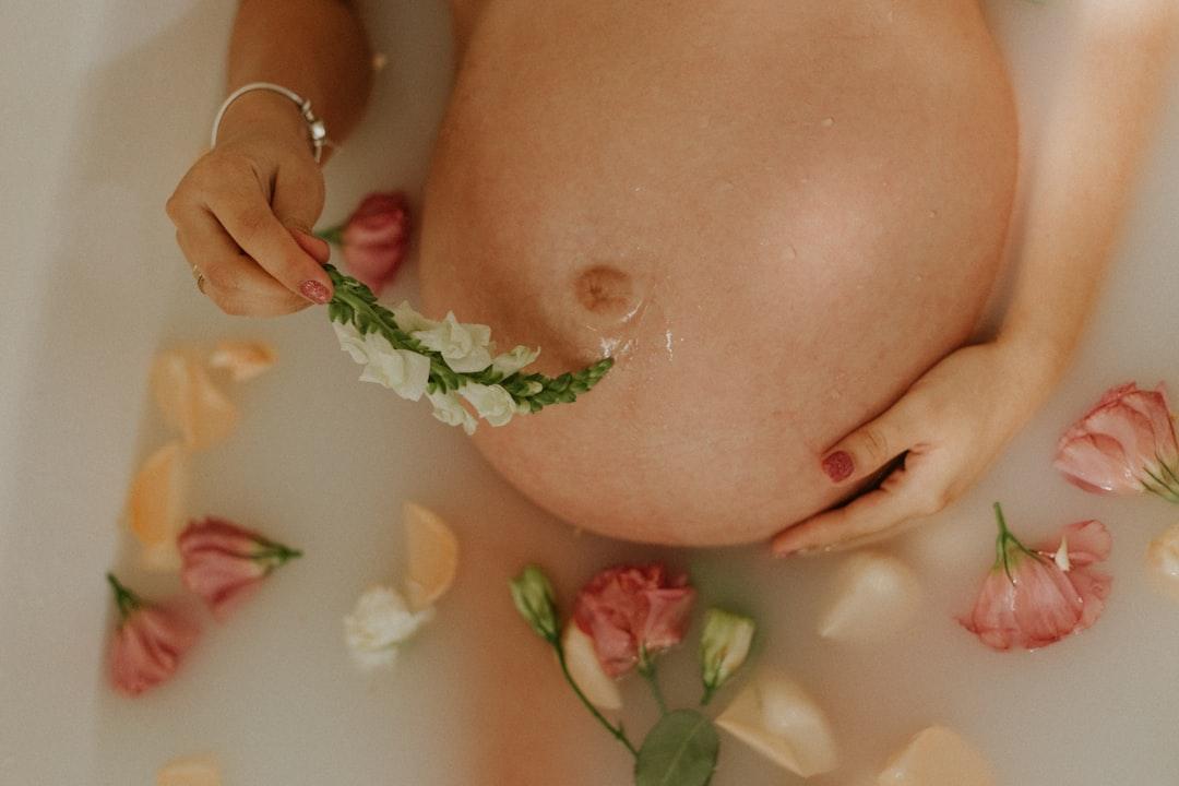 découvrez tout sur l’accouchement naturel : ses avantages, le déroulement, des conseils pratiques et des réponses à vos questions pour un accompagnement serein vers une naissance physiologique.