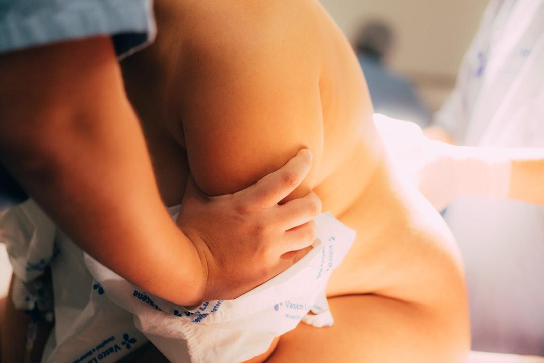 découvrez tout sur les soins néonatals : prise en charge des nouveau-nés, conseils aux parents et dernières avancées médicales pour assurer la santé et le bien-être des bébés dès la naissance.