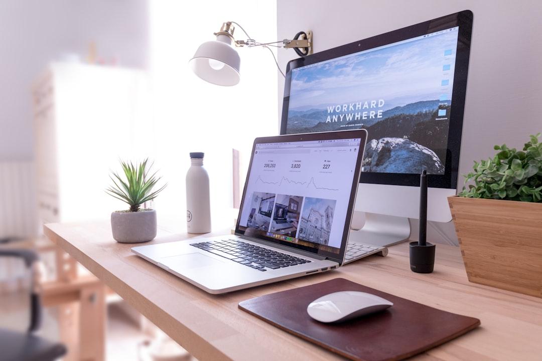 découvrez les avantages et les défis du remote work, ainsi que nos conseils pratiques pour travailler efficacement à distance et concilier vie professionnelle et personnelle.