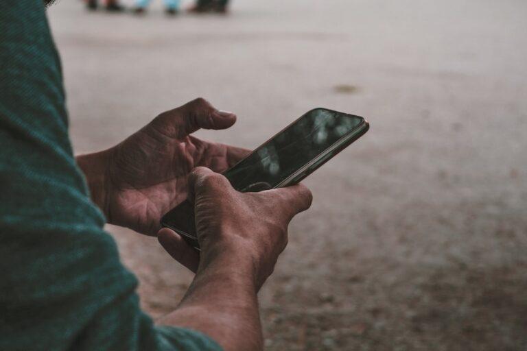 découvrez comment gérer le screen time efficacement : conseils, astuces et outils pour équilibrer l'utilisation des écrans et préserver votre bien-être au quotidien.