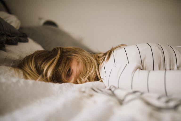 découvrez tout sur le sommeil : son importance pour la santé, des conseils pour mieux dormir et des solutions contre les troubles du sommeil. améliorez votre bien-être en comprenant les clés d'un bon repos.