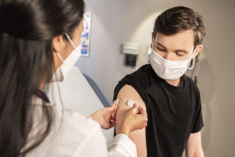 découvrez tout ce qu'il faut savoir sur la vaccination : importance, bénéfices, fonctionnement, et conseils pour une protection optimale contre les maladies. renseignez-vous ici !