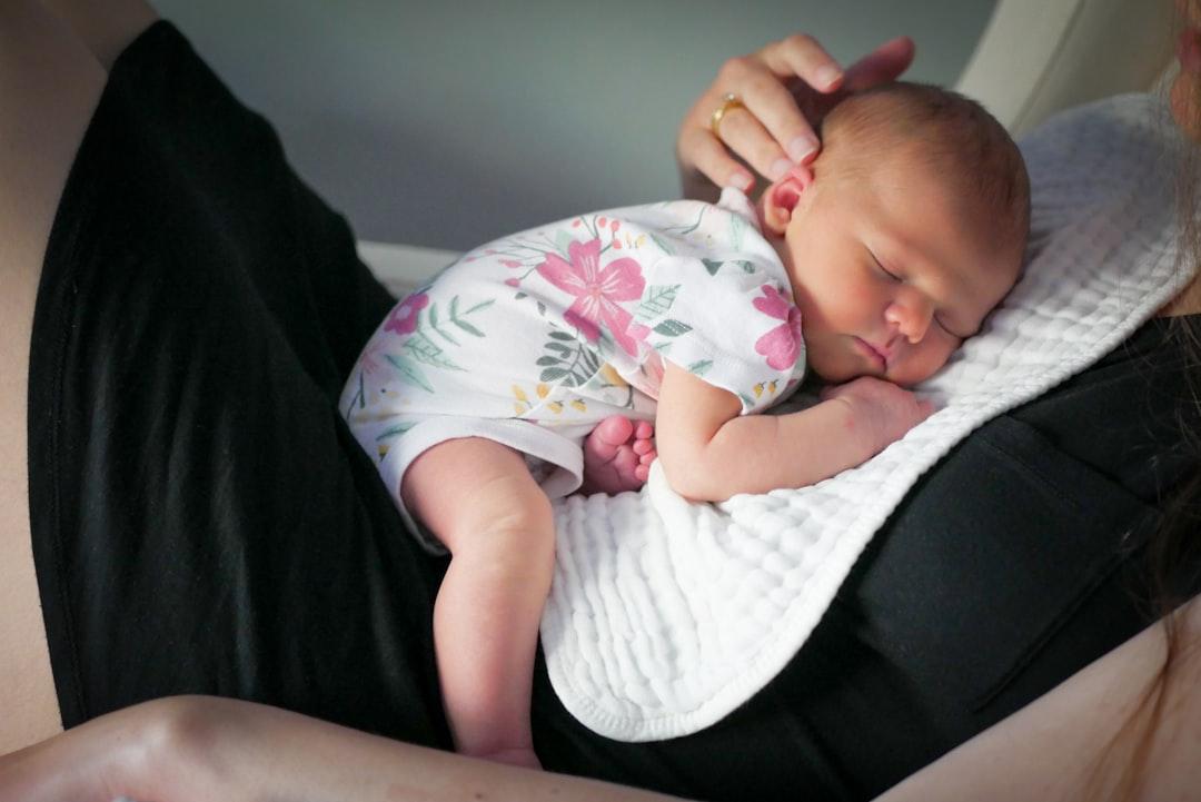 découvrez tous les conseils et informations essentiels sur l’allaitement maternel : bienfaits pour bébé et maman, techniques, conseils pratiques et réponses aux questions fréquentes pour une expérience d’allaitement réussie.